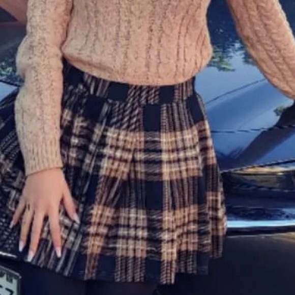 Plaid skirt - Picture 2 of 2